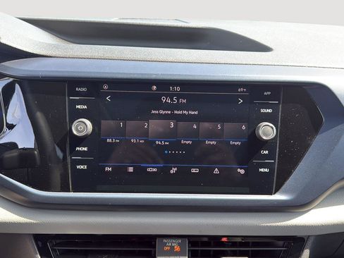 Used 2023 Volkswagen Taos SE image 16