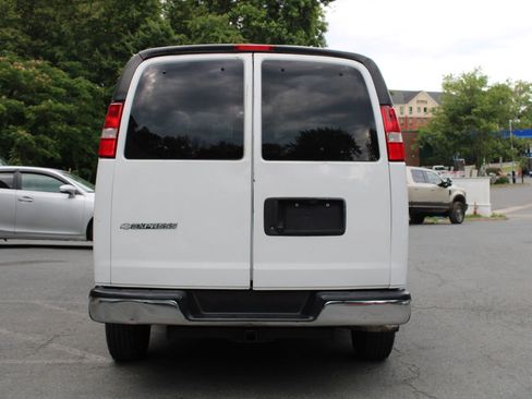 Used 2019 Chevrolet Express 3500 LT w/ LT Preferred Equipment Group RWD image 6