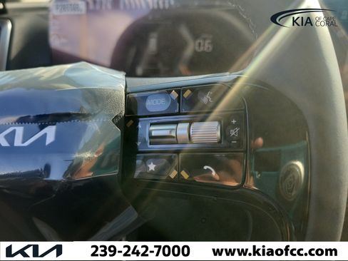New 2026 Kia Sorento LX FWD image 32