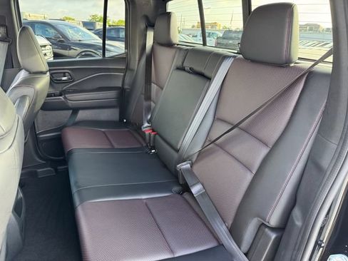Used 2023 Honda Ridgeline Black Edition image 17