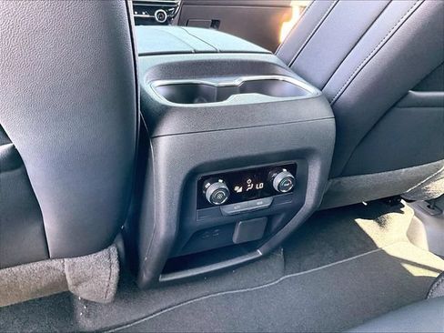 New 2026 Chevrolet Traverse LT w/ Driver Confidence Package AWD/4WD image 17