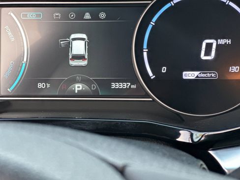 Used 2022 Kia Niro EX image 28