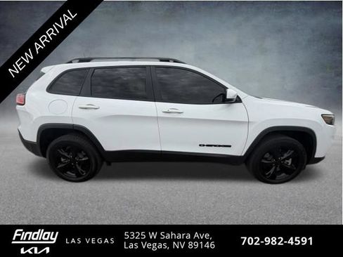 Used 2019 Jeep Cherokee Latitude Plus AWD/4WD image 4