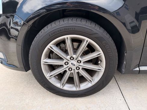 Used 2019 Ford Flex Limited FWD image 16