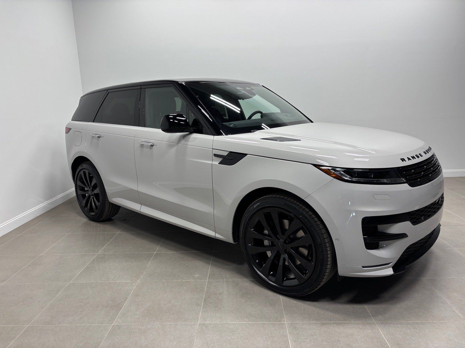 New 2026 Land Rover Range Rover Sport Dynamic SE AWD/4WD image 5