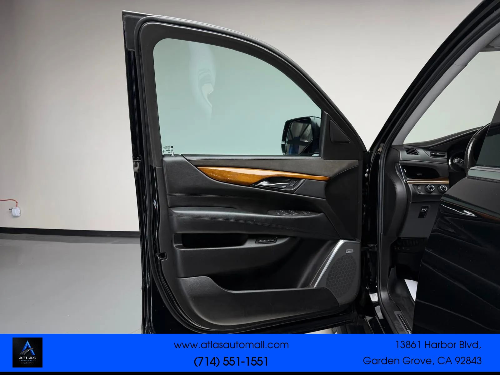 Used 2016 Cadillac Escalade Premium AWD/4WD image 28