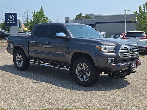 Used 2018 Toyota Tacoma Limited AWD/4WD image 4