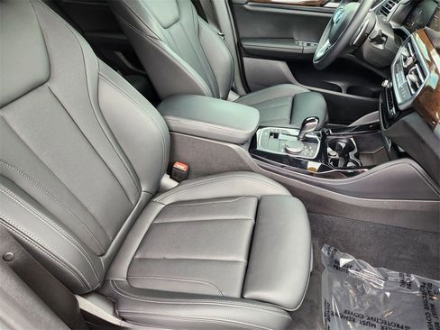 Used 2023 BMW X4 xDrive30i image 16