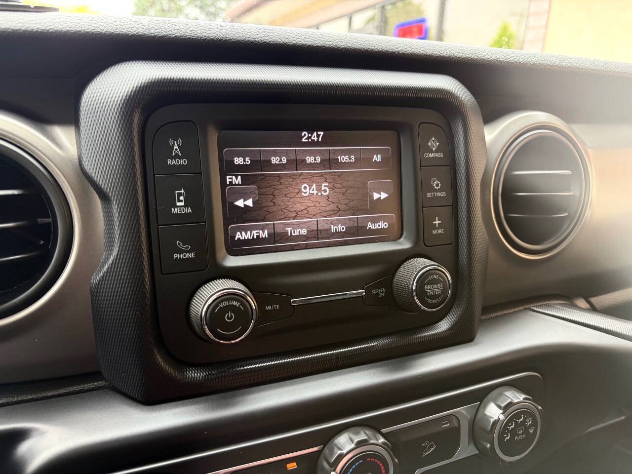 Used 2020 Jeep Wrangler Unlimited Sport S AWD/4WD image 15