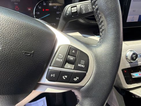 Used 2023 Ford Explorer XLT AWD/4WD image 21