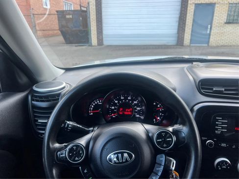 Used 2015 Kia Soul + FWD image 20