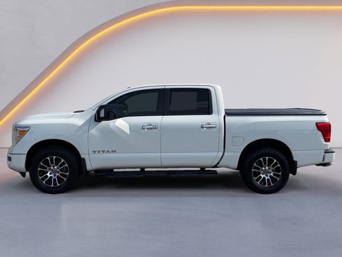 Used 2021 Nissan Titan SV w/ SV Convenience Package image 6