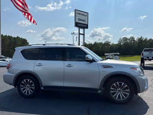 Used 2018 Nissan Armada SL w/ Premium Package RWD image 2