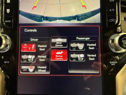 Used 2019 RAM 1500 Laramie image 26