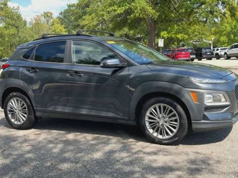 Used 2020 Hyundai Kona SEL FWD image 2