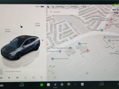Used 2023 Tesla Model Y Performance image 44