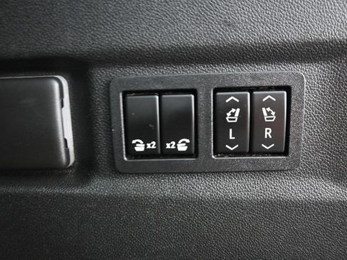 Used 2021 GMC Yukon XL Denali AWD/4WD image 39