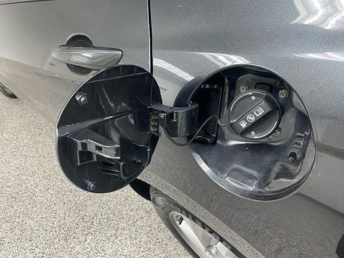 Used 2022 Hyundai Elantra SE image 28