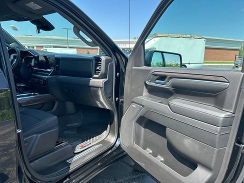 Used 2023 Chevrolet Silverado 1500 LT Trail Boss w/ Convenience Package II AWD/4WD image 31