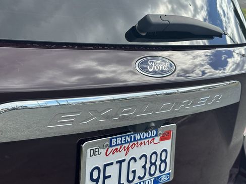 Used 2022 Ford Explorer XLT RWD image 24