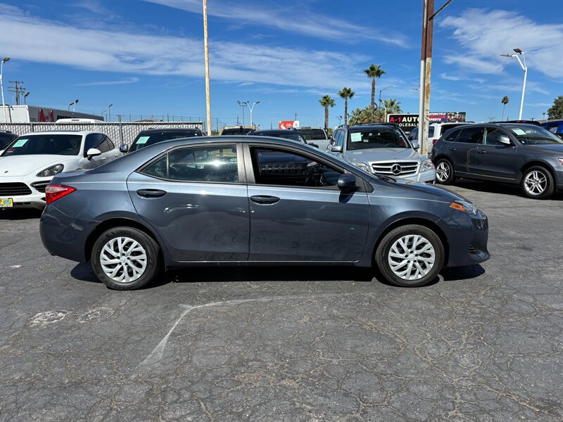 Used 2017 Toyota Corolla LE w/ Carpet Mat Package (TMS) FWD image 3
