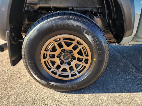 Used 2023 Toyota Tacoma TRD Off-Road image 12