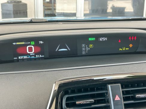 Used 2022 Toyota Prius XLE FWD image 21