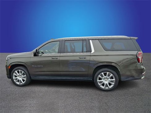 Used 2021 Chevrolet Suburban High Country w/ Premium Package image 7