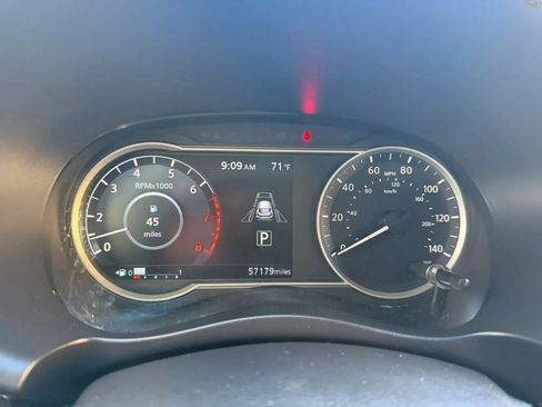 Used 2020 Nissan Kicks SV FWD image 11