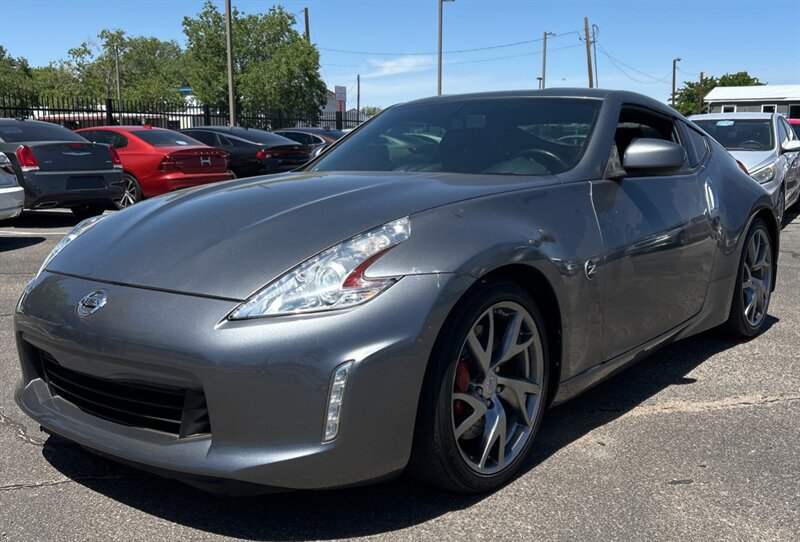 Used 2015 Nissan 370Z Coupe RWD image 3