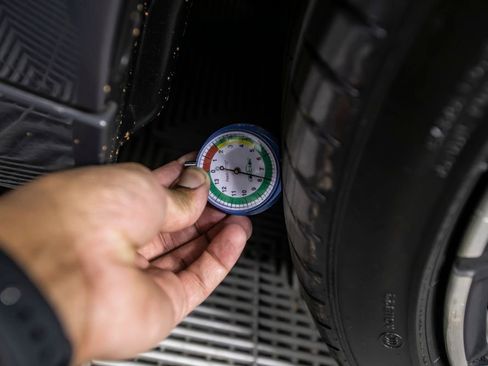 Used 2021 BMW 740i w/ M Sport Package image 20