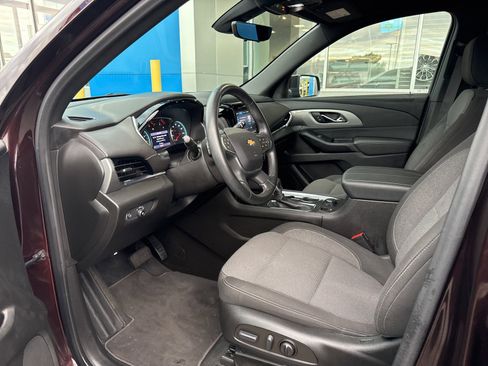 Used 2023 Chevrolet Traverse LT w/ Rear Camera Mirror Package image 20