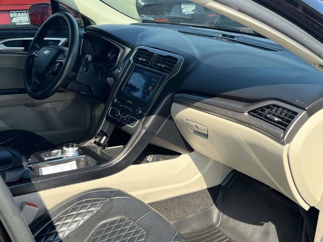 Used 2020 Ford Fusion SE FWD image 24