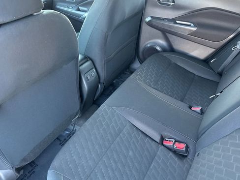 Used 2024 Nissan Kicks SV image 11