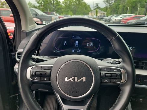 Used 2024 Kia Sportage EX FWD image 18