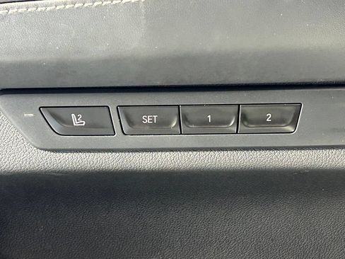 Used 2022 BMW 750i xDrive AWD/4WD image 40