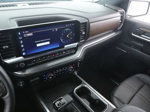 Used 2024 Chevrolet Silverado 1500 High Country AWD/4WD image 28
