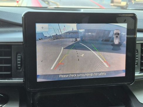 Used 2020 Ford Explorer XLT w/ Equipment Group 202A RWD image 10