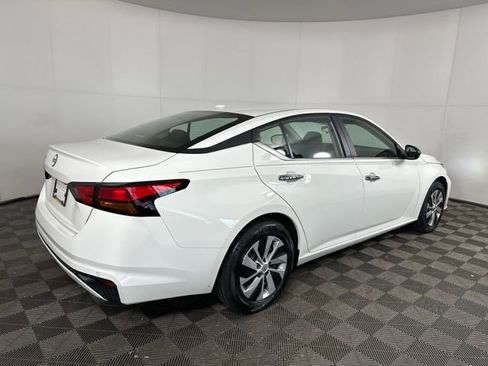 Certified 2025 Nissan Altima 2.5 S image 3