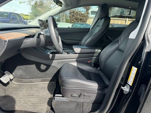 Used 2022 Tesla Model Y Performance image 9