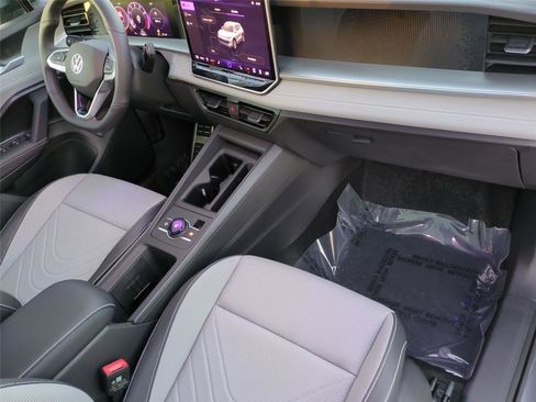 New 2026 Volkswagen Tiguan SE R-Line AWD/4WD image 19
