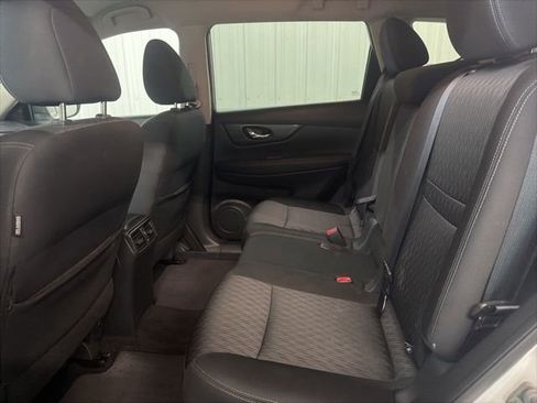 Used 2018 Nissan Rogue SV image 34