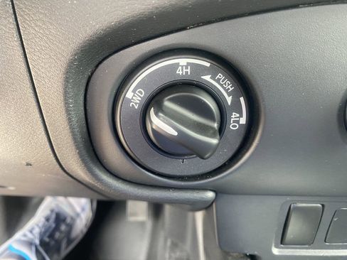 Used 2022 Nissan Frontier S w/ Technology Package image 12