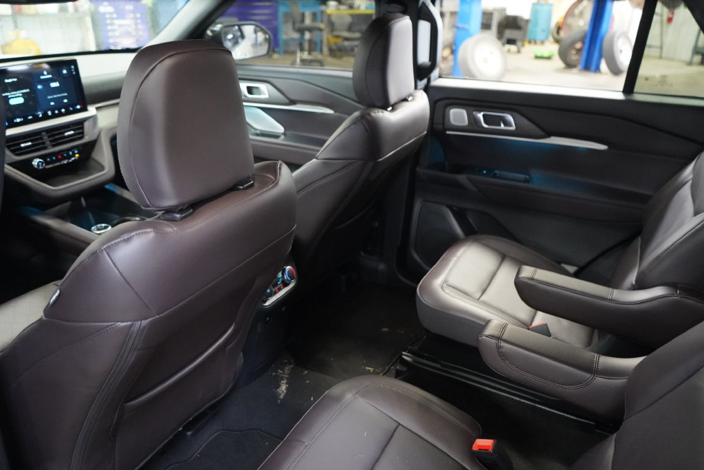 New 2027 Ford Explorer Platinum RWD image 31