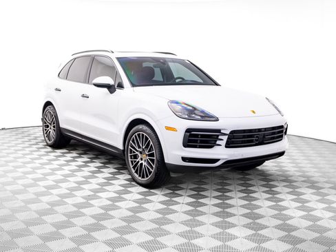 Certified 2023 Porsche Cayenne S Platinum AWD/4WD image 6