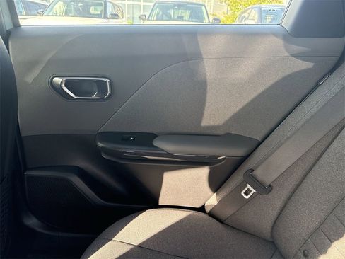 New 2025 Kia K4 EX image 24