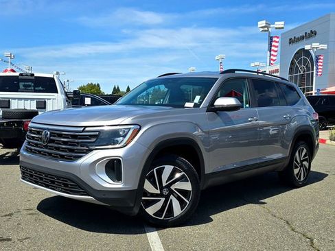 Used 2024 Volkswagen Atlas SE AWD/4WD image 3