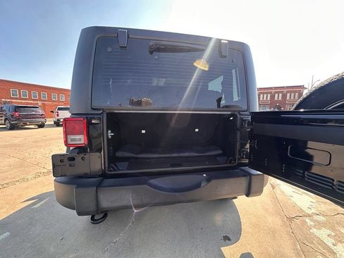 Used 2016 Jeep Wrangler Sport AWD/4WD image 6