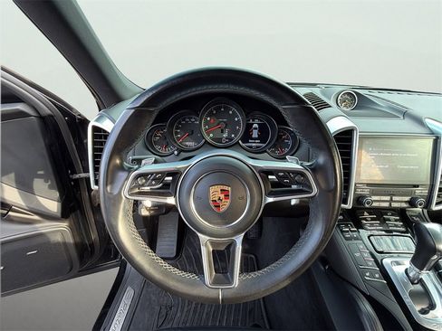 Used 2017 Porsche Cayenne Platinum Edition w/ Premium Package (PJV) image 36
