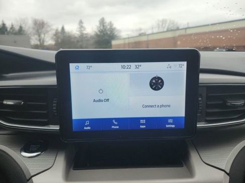 Used 2022 Ford Explorer XLT w/ Equipment Group 202A image 28